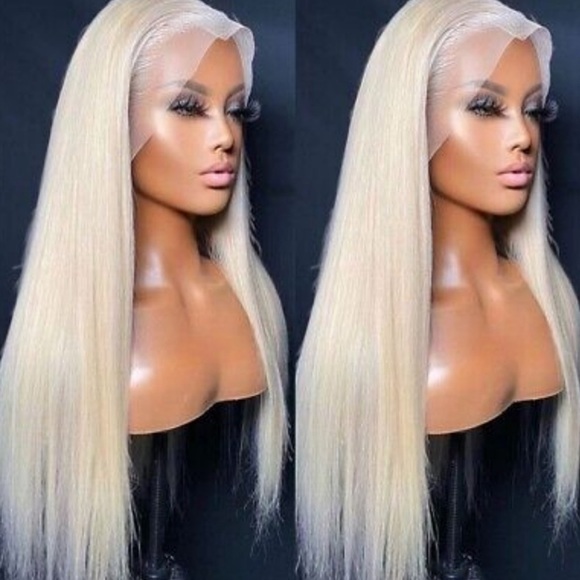 22” White Blonde Beautiful Lace Front Wig NEW